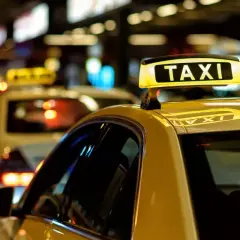 Ile kosztuje taxi z lotniska Chopina na dworzec Zachodni? Sprawdź ceny!
