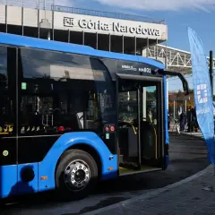 Ile zarabia kierowca MPK Kraków? Zaskakujące wynagrodzenia i benefity