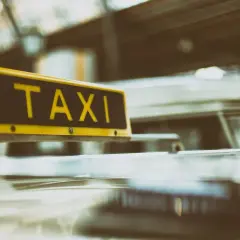 Ile kosztuje taxi w Krakowie? Sprawdź ceny i oszczędź na przejazdach