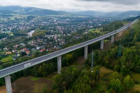 Kto buduje autostrady w Polsce? Kluczowe firmy i ich projekty