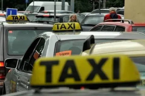 Ile kosztuje taxi we Wrocławiu? Zaskakujące ceny i opłaty dodatkowe