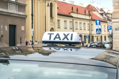 Najlepsze korporacje taxi w Warszawie – wybierz bezpieczny transport