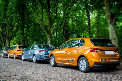 Ile zarabia kierowca Ubera? Zaskakujące fakty o dochodach w Polsce