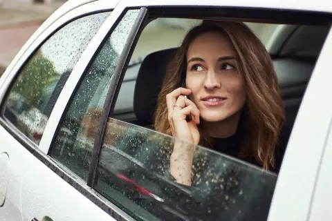 Co to jest Uber taxi i dlaczego warto z niego korzystać?