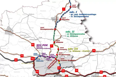 Mapa przedstawia przebieg drogi ekspresowej S7 i S52, z zaznaczonymi odcinkami, węzłami i miastami w okolicach Krakowa.