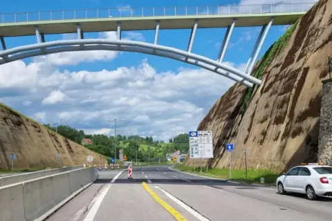 Ile mogę jechać na autostradzie? Poznaj kluczowe przepisy i limity