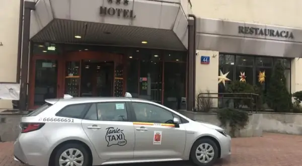 Ile kosztuje taxi w Warszawie? Sprawdź ceny i ukryte opłaty