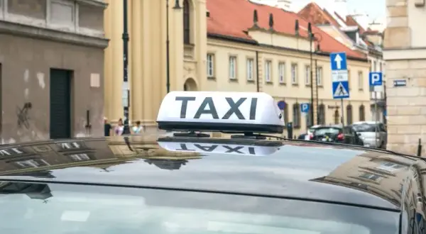 Najlepsze korporacje taxi w Warszawie – wybierz bezpieczny transport