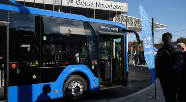 Ile zarabia kierowca MPK Kraków? Zaskakujące wynagrodzenia i benefity