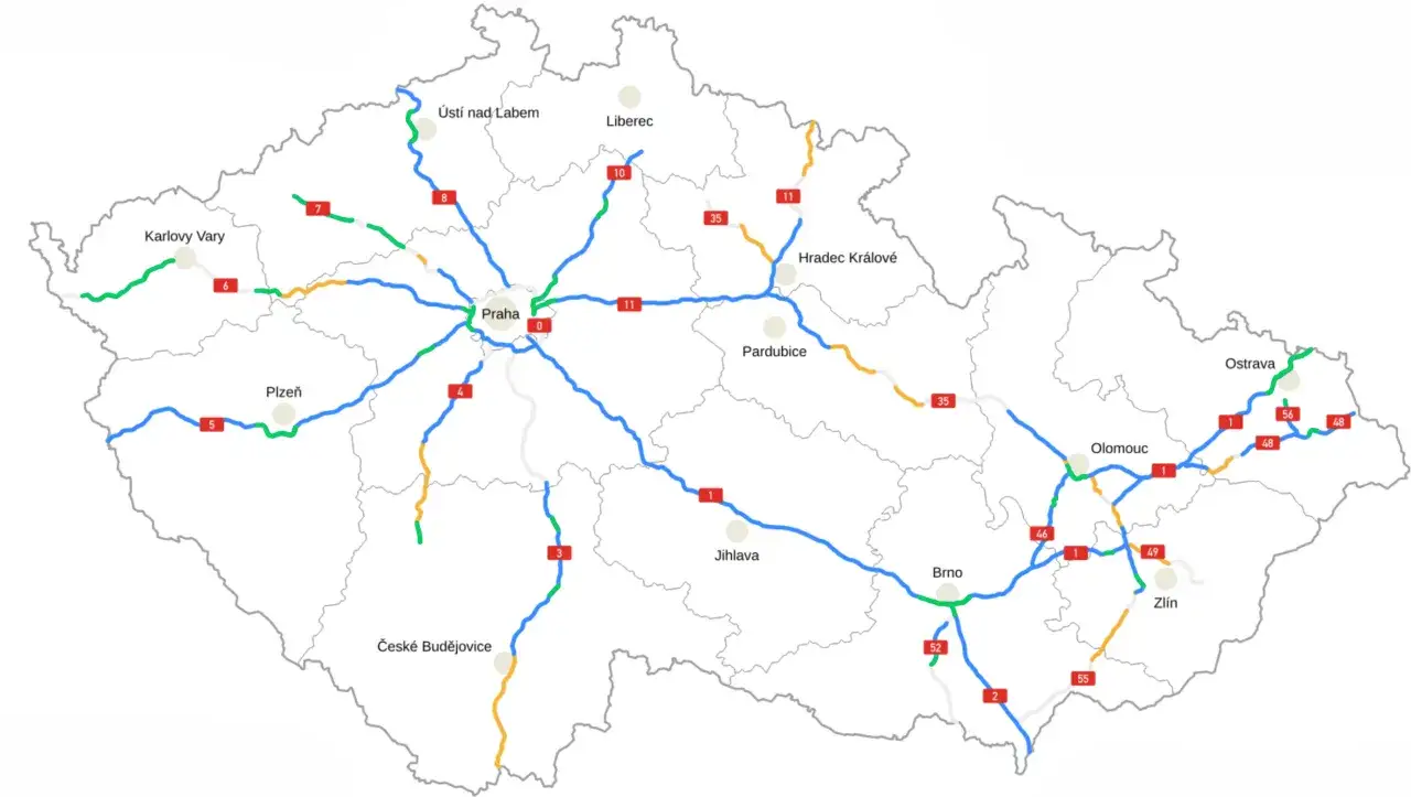 Mapa dróg Czech z zaznaczonymi autostradami i drogami ekspresowymi, niezbędnymi do podróżowania z winietą.